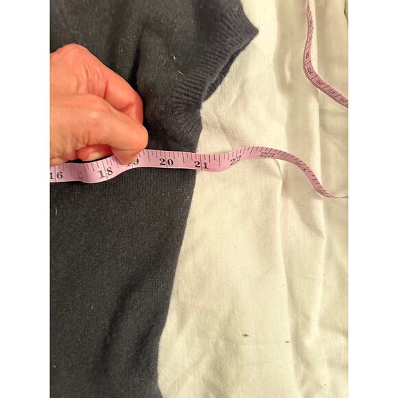 VINTAGE BANANA REPUBLIC BLACK CASHMERE TEE SHIRT SWEATER S - Picture 7 of 7